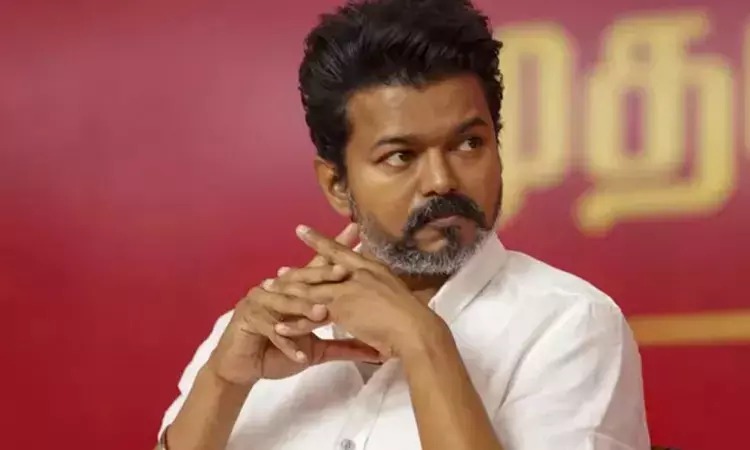 விஜய்யின் 'தவெக' வழங்கிய ரூ.20 லட்சத்தைத் திருப்பிக் கொடுத்த கரூர் குடும்பம்? - விஜய் நேரில் வராததால் அதிருப்தி என தகவல்!